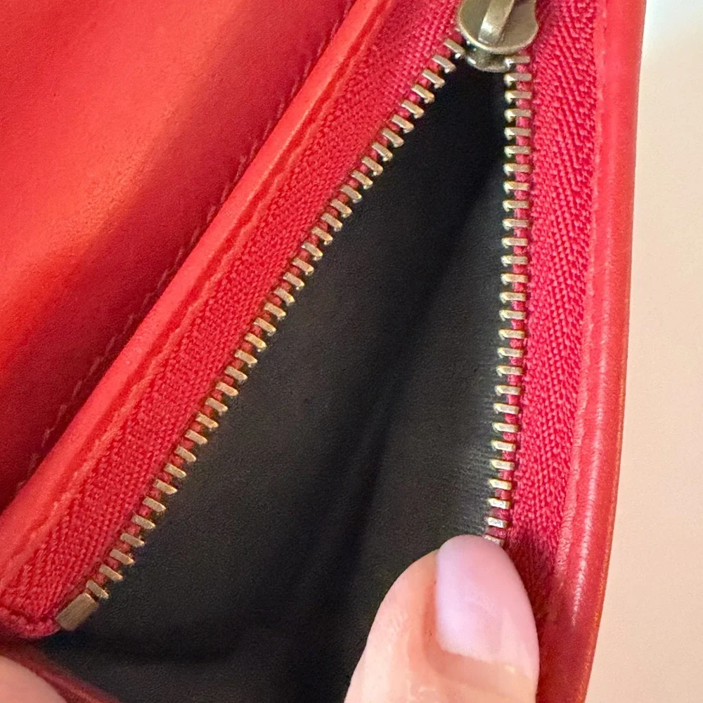 🍒 Gucci GG Supreme Cherry Crystal Compact Wallet - Picture 9 of 13